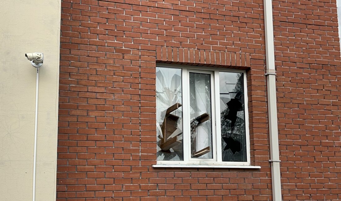 Eskişehir'de alkollü olduğu iddia edilen bir şahıs, ikamet ettiği binayı