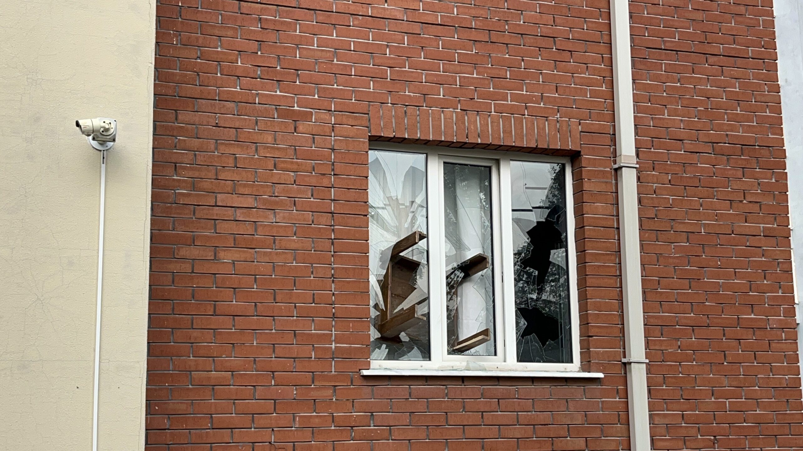 Eskişehir'de alkollü olduğu iddia edilen bir şahıs, ikamet ettiği binayı