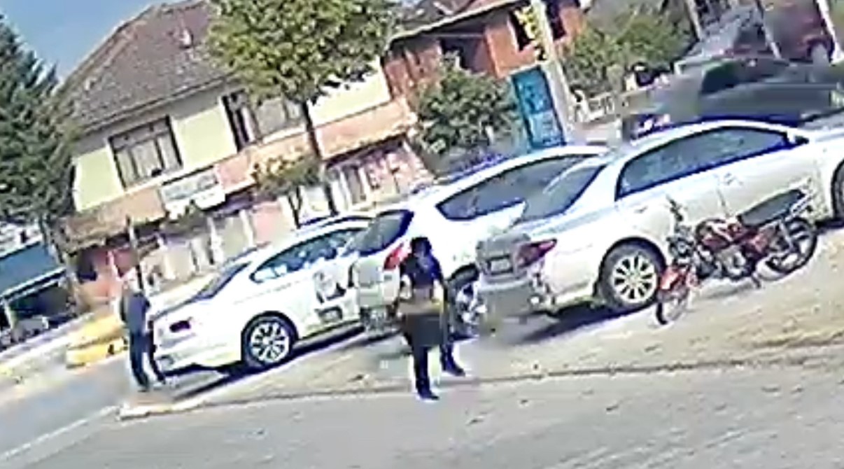Düzce'de sağlık merkezi önünde silahlı saldırı sonrasında hayatını kaybeden Ahmet