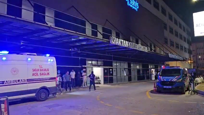 Zonguldak’ın merkez ilçeye bağlı Köroğlu köyünde, düğün dönüşü çıkan bıçaklı