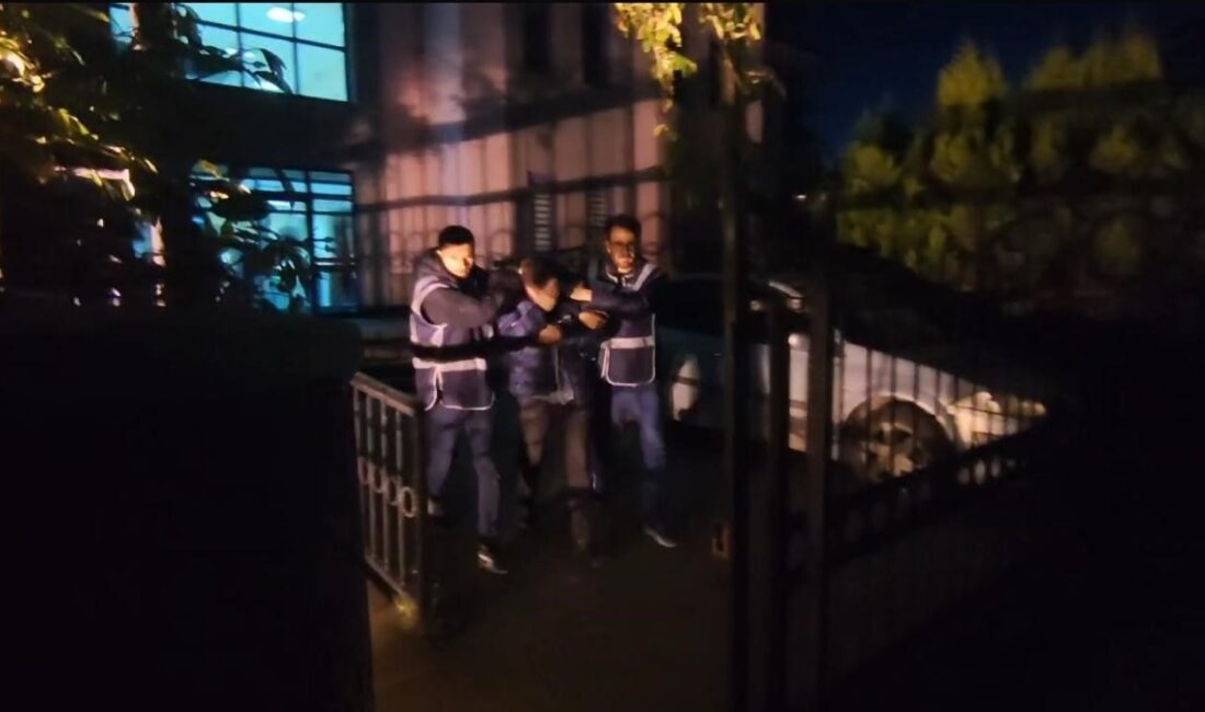 Sakarya'nın Sapanca ilçesinde, bir ailenin kiraladığı bungalovda bulunan gizli kamerayla