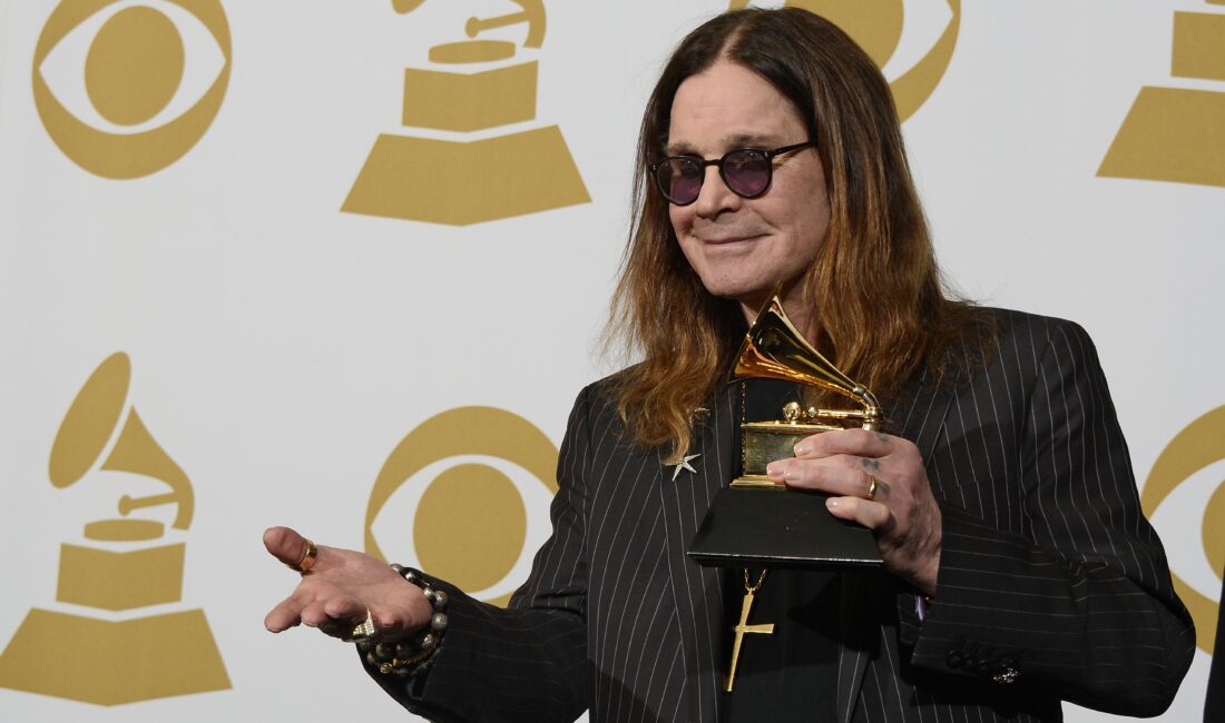 Ağır metal müziğin öncü gruplarından Black Sabbath'ın efsanevi solisti Ozzy