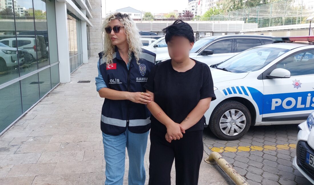 Genç kız, erkek arkadaşından ayrılmasını isteyen annesini bıçakla ağır yaraladı Samsun'da genç kız, erkek arkadaşından ayrılmasını isteyen annesini bıçaklayarak ağır