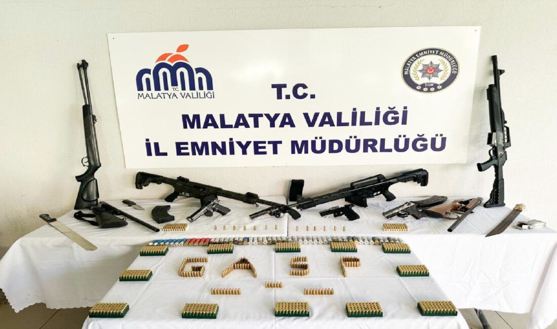 Malatya'da, sosyal medya platformları ve kamuya açık alanlarda silah teşhiri