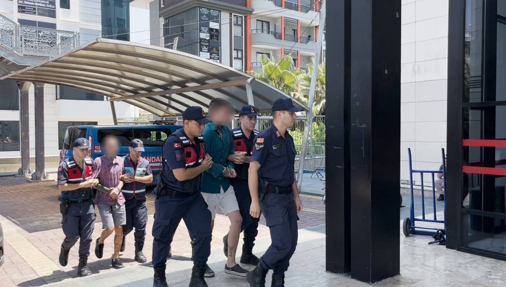 Antalya'nın Alanya ilçesinde, yabancı uyruklu şahıslar arasında başlayan sözlü tartışma
