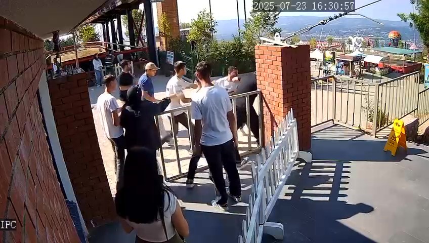 Kocaeli'nin Kartepe ilçesindeki bir turistik tesiste, turistlerden talep edilen fahiş