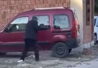 Sivas'ta bir yavru köpeğe şiddet uygulandığı anlara ait görüntülerin sosyal