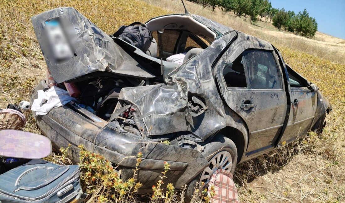 Konya'da, sürücüsünün direksiyon hakimiyetini kaybettiği otomobilin tarlaya devrilmesi sonucu meydana