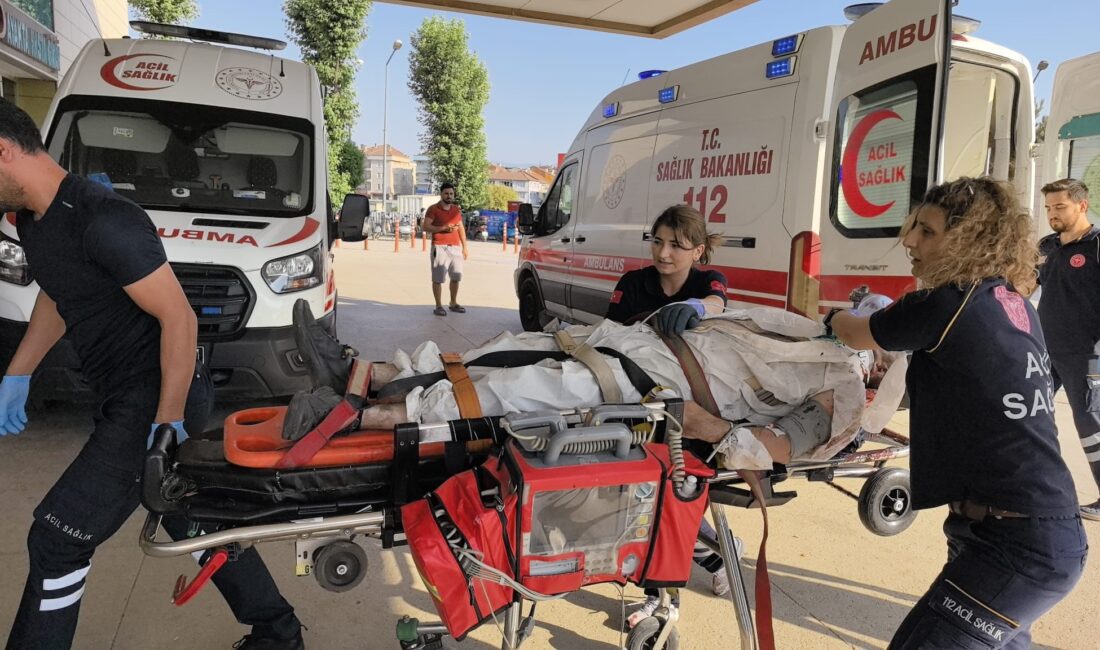 Bursa'nın İnegöl ilçesinde, kullanılmayan bir fabrikanın çatısında söküm yaparken yaklaşık