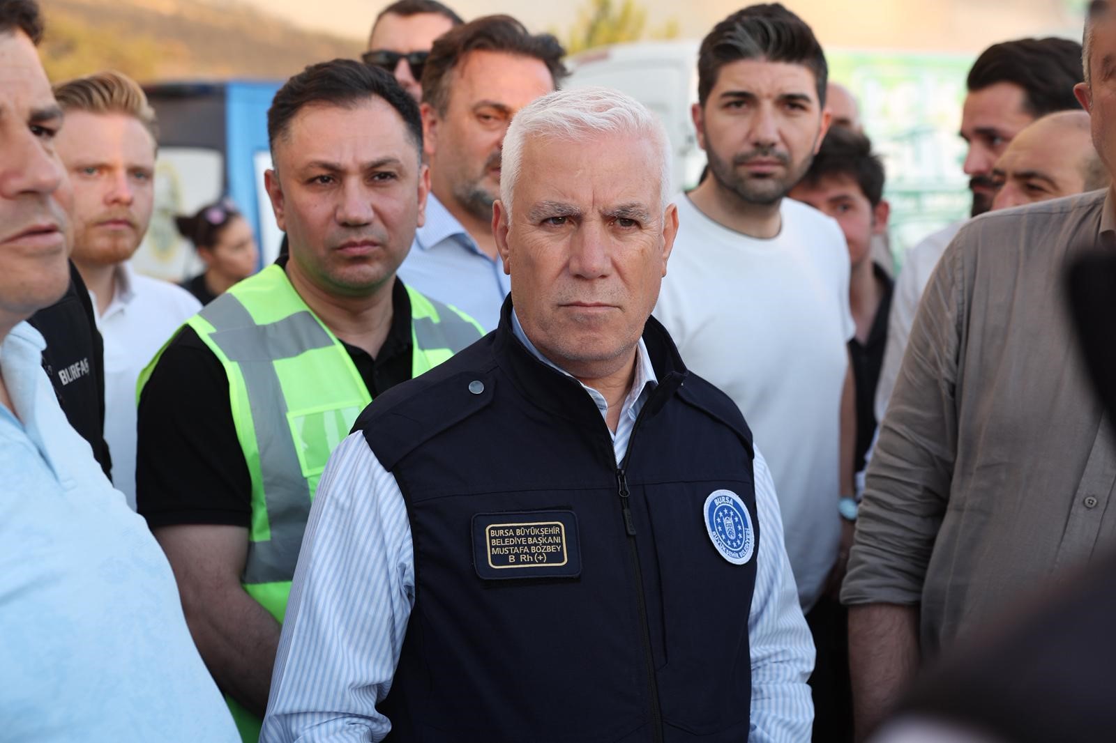 Bursa'nın Orhaneli ve Harmancık ilçelerinde devam eden ve rüzgarın etkisiyle