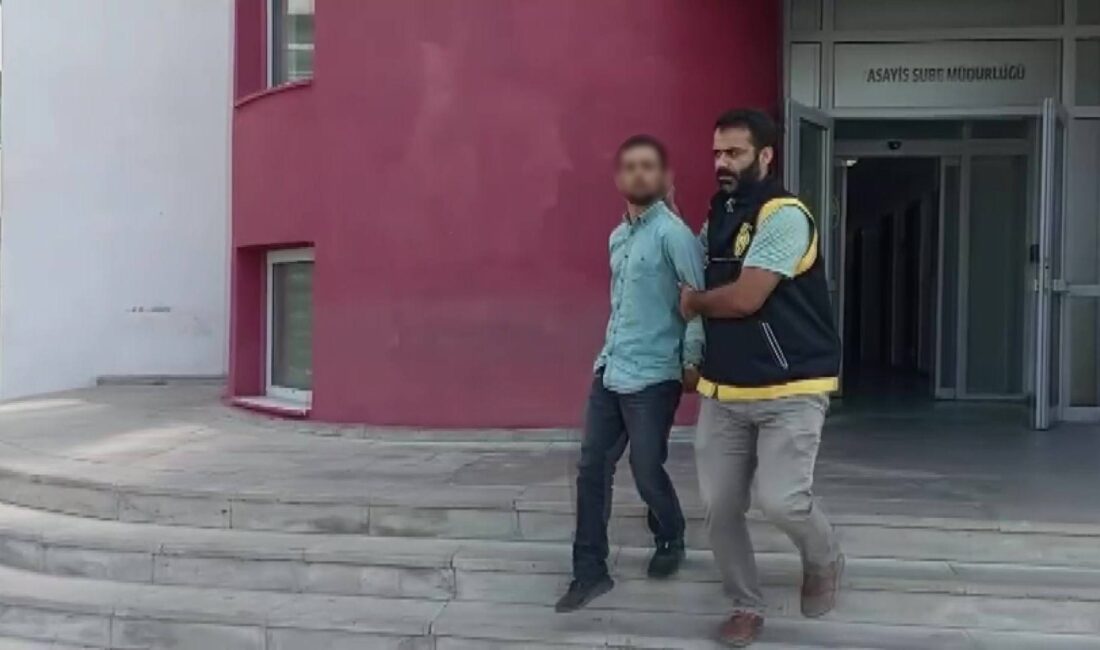 Adana'da bir evin avlusundan motosiklet çalan ve güvenlik kameraları sayesinde