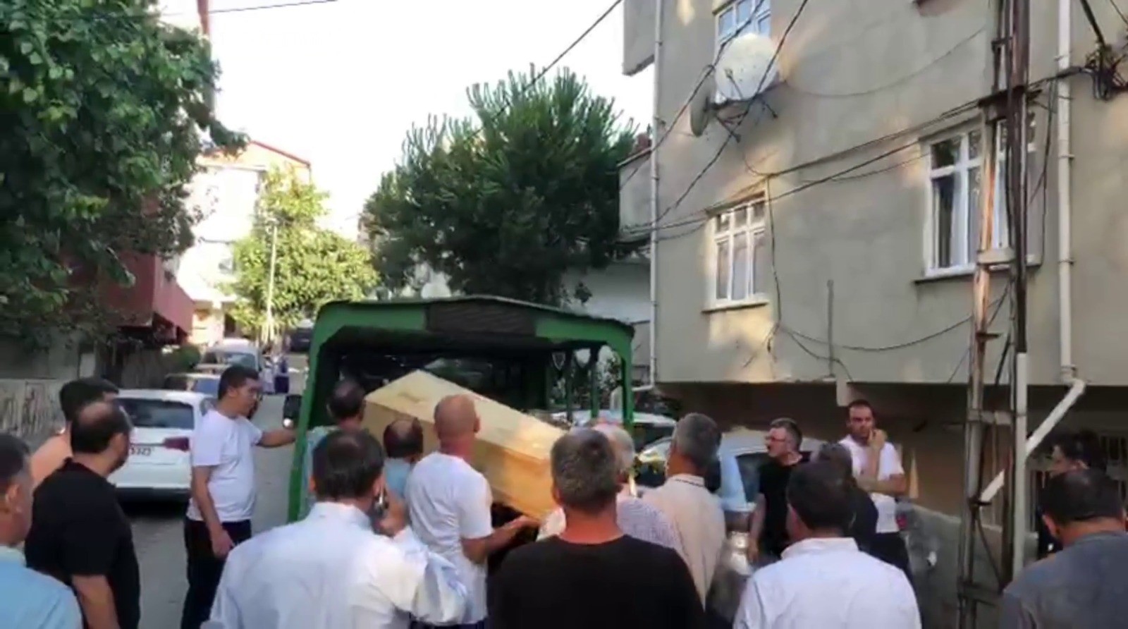 İstanbul'un Sancaktepe ilçesinde yaşanan korkunç olayda, 28 yaşındaki bir şahıs,
