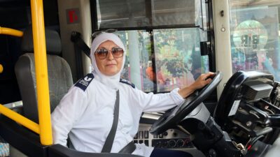 Sakarya Büyükşehir Belediyesi, ulaşım filosuna 4 yeni kadın otobüs şoförü