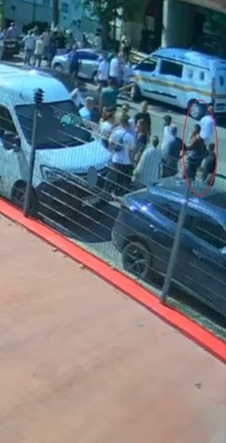 Kocaeli'de, görevini yapmakta olan bir haber ajansı muhabiri, bir grubun