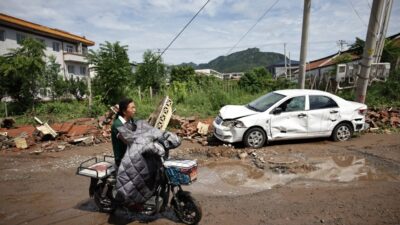 Çin’in başkenti Pekin başta olmak üzere çevresinde etkili olan şiddetli