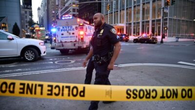 New York'ta bir polis memuru dahil dört kişinin yaşamını yitirdiği