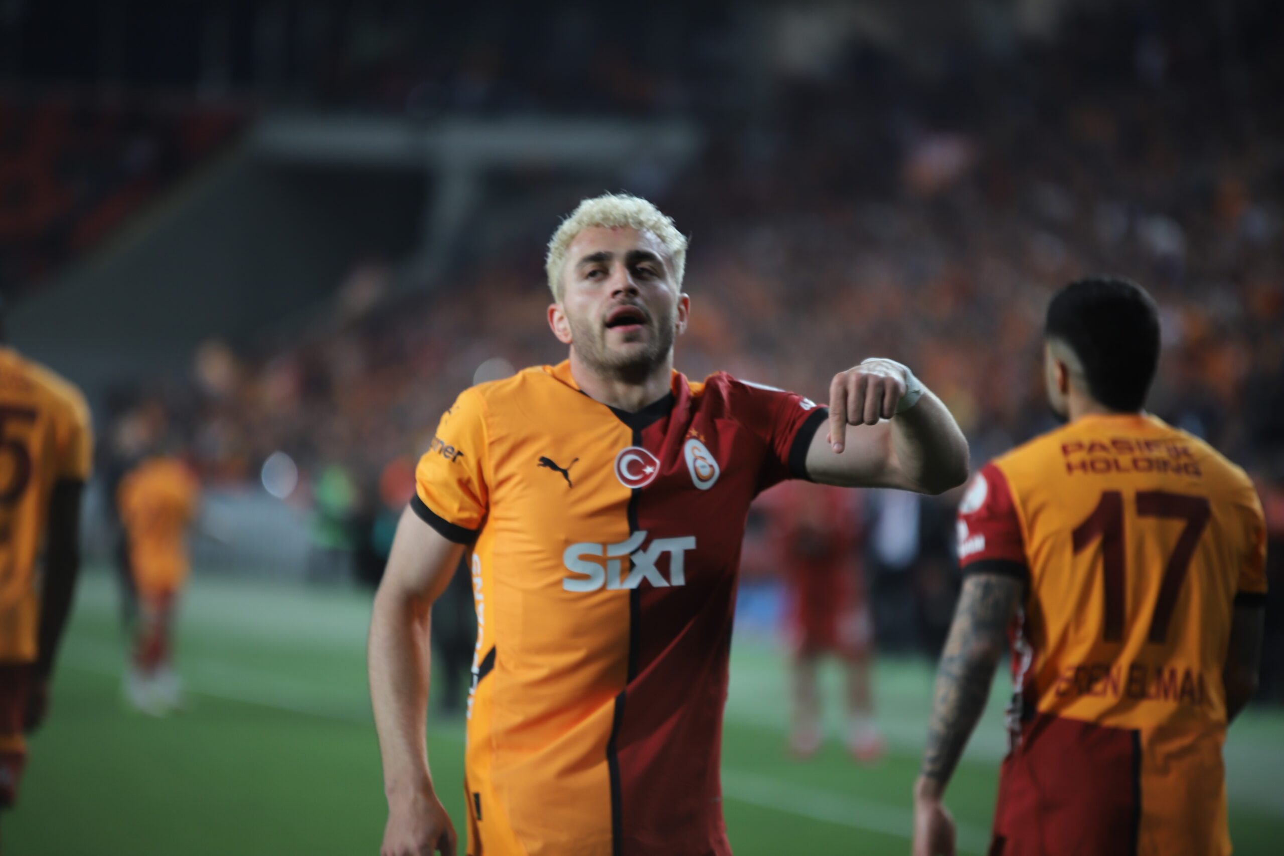 Galatasaray, geçtiğimiz sezonun başarılı isimlerinden 25 yaşındaki hücum oyuncusu Barış