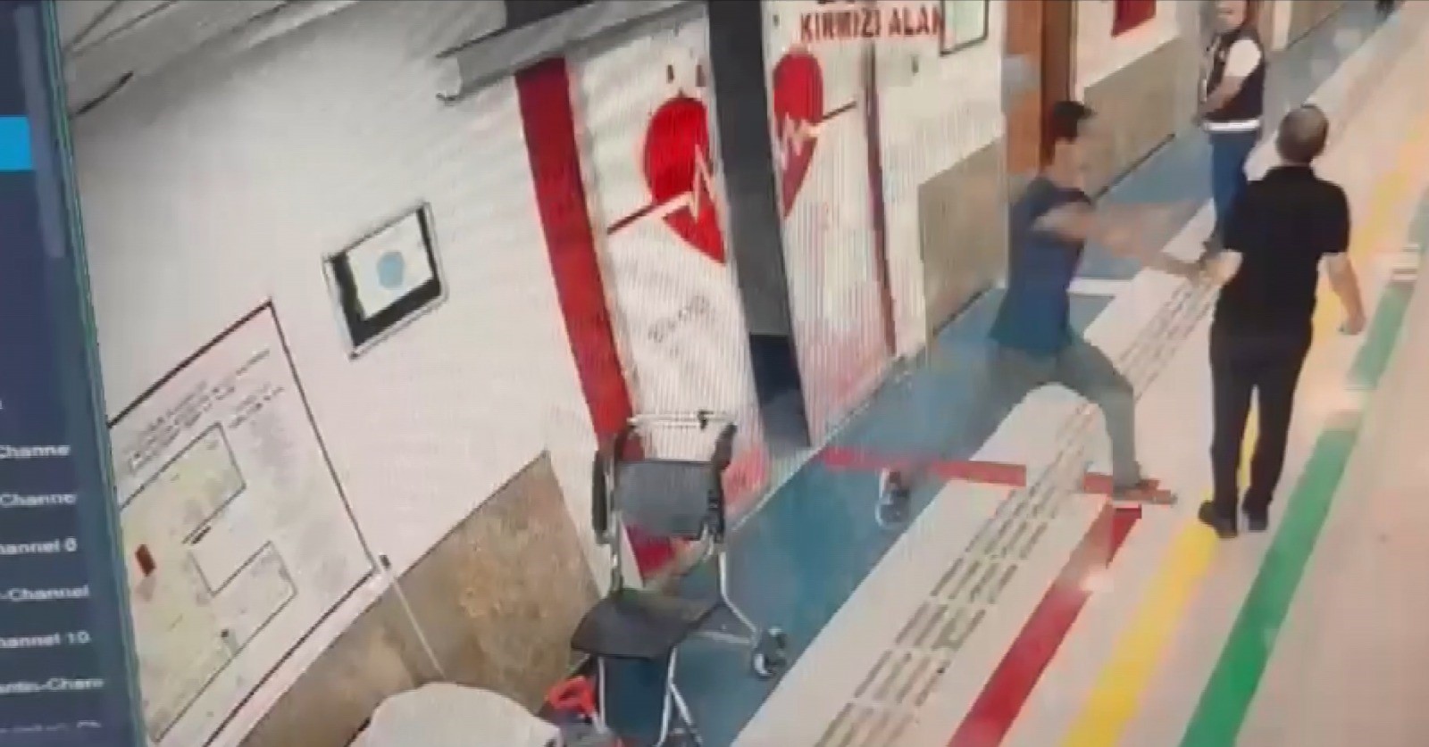 Şanlıurfa'da bir devlet hastanesinin acil servisinde, bir şahıs tarafından bıçaklı