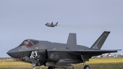 ABD’nin California eyaletindeki Lemoore Donanma Hava Üssü yakınlarında bir F-35