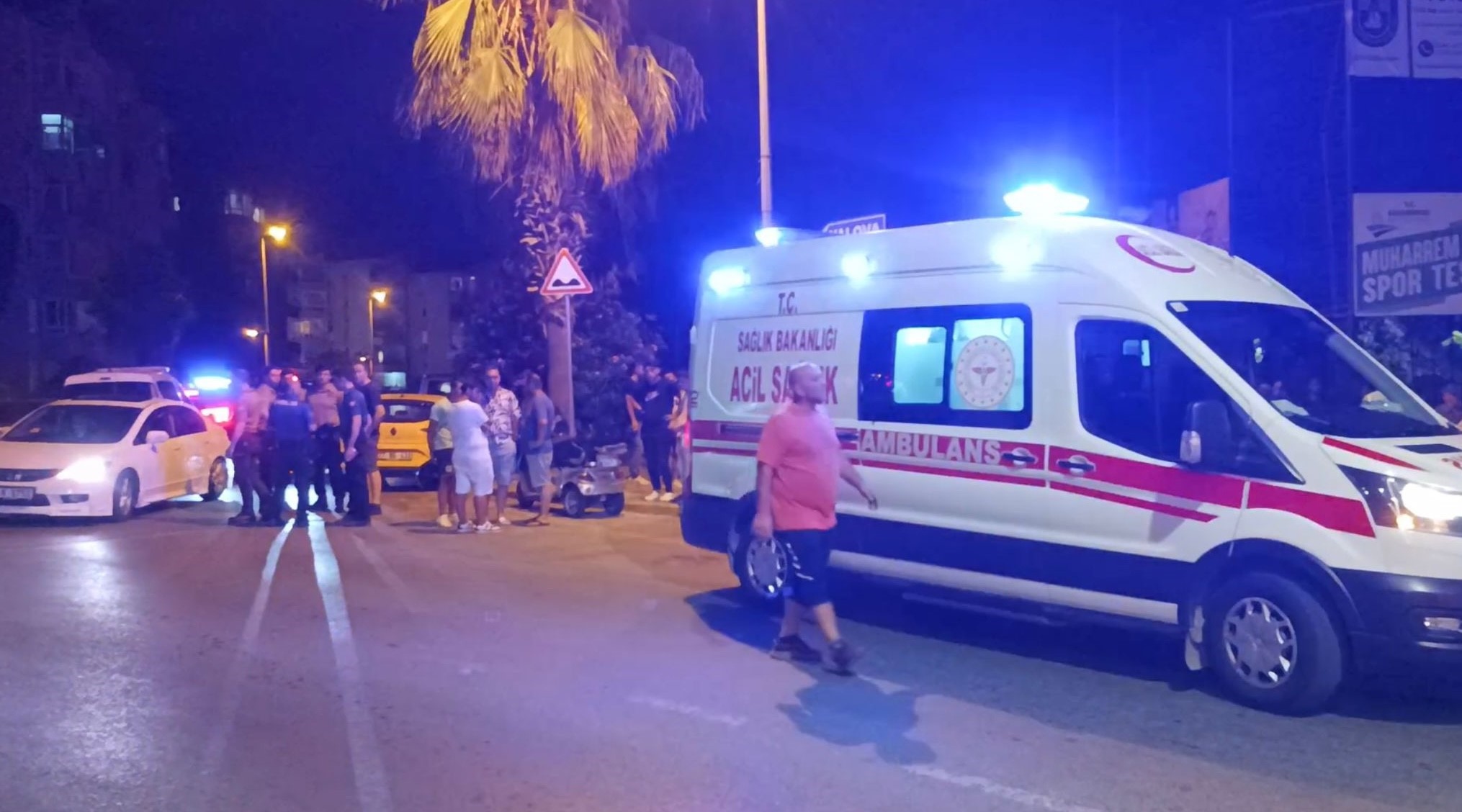 Kocaeli'nin Karamürsel ilçesinde, kızını darbettiği iddia edilen bir şahsı uyaran