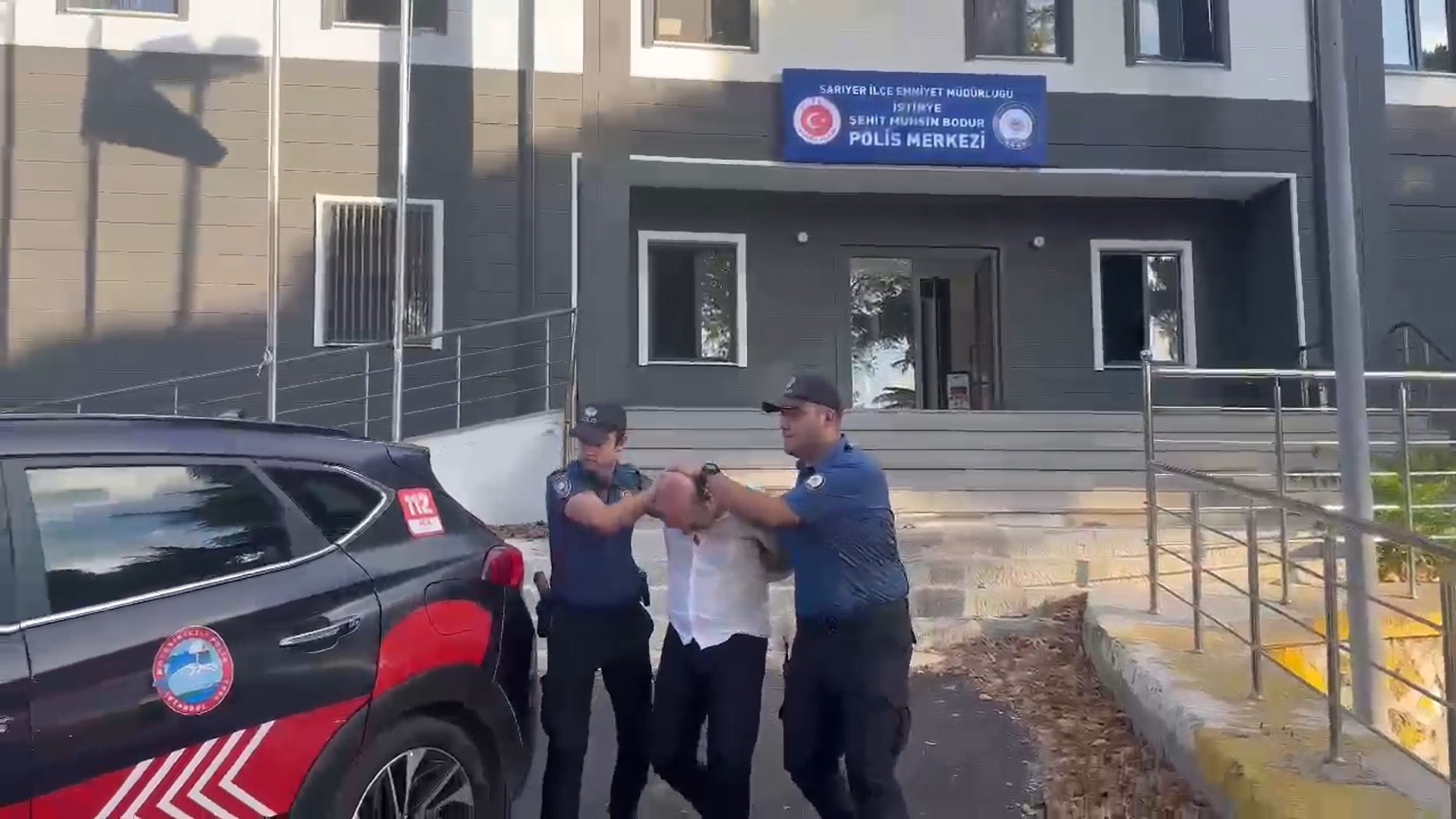 İstanbul Sarıyer'de polis ekiplerince gerçekleştirilen rutin bir asayiş uygulaması sırasında,