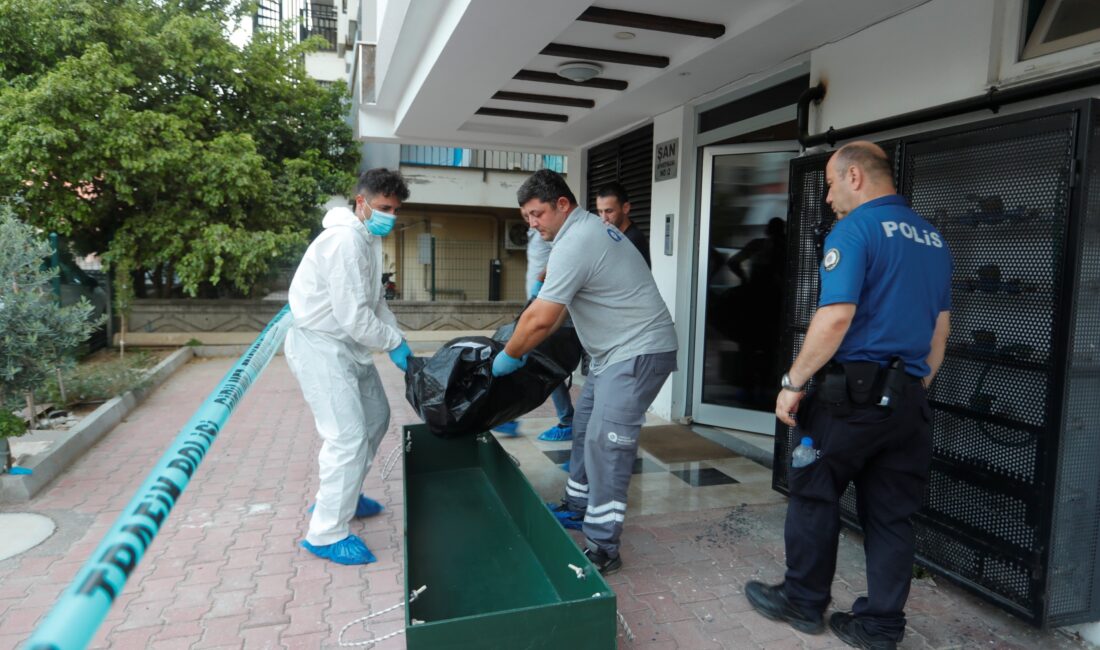 Antalya'nın Muratpaşa ilçesinde 45 yaşındaki bir kişi, birlikte yaşadığı evde