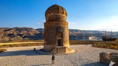 Batman'ın Hasankeyf ilçesinde bulunan ve Akkoyunlu Hükümdarı Uzun Hasan tarafından,