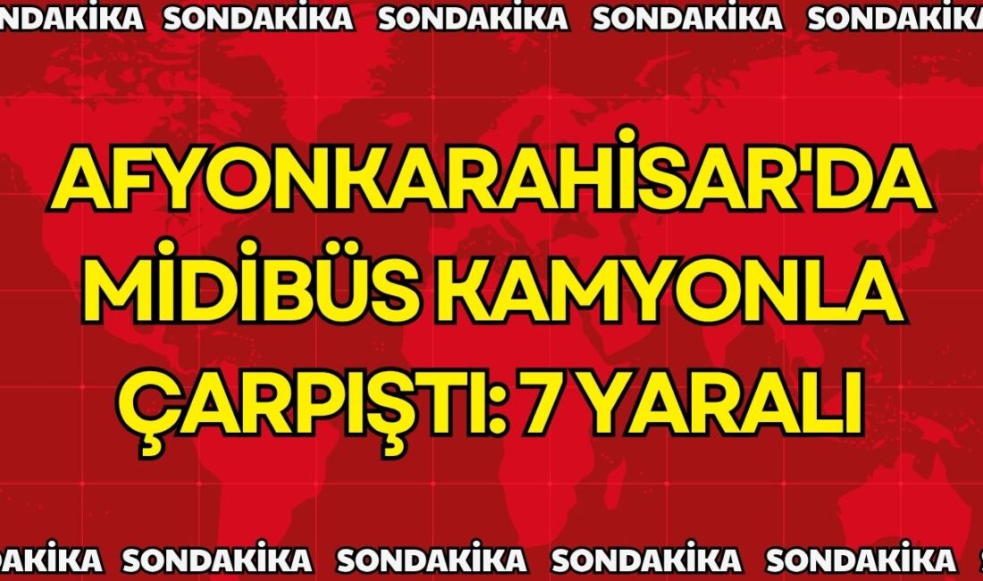 Afyonkarahisar'ın Çay ilçesinde, belediyeye ait bir midibüs ile kamyonun karıştığı