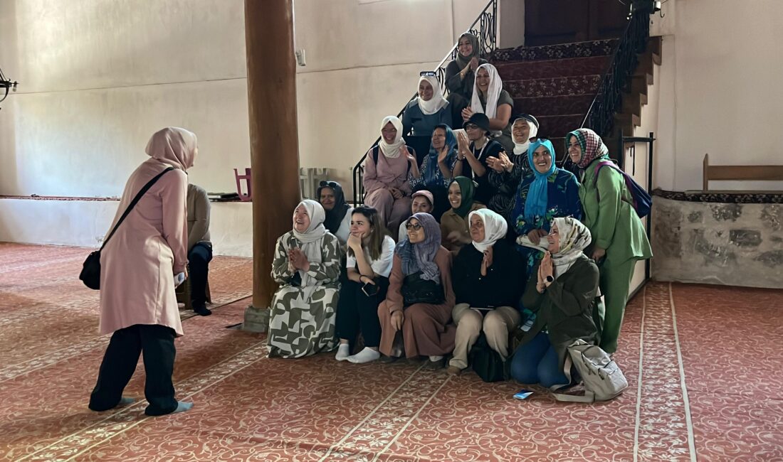   Afyonkarahisar merkezli Etkinlikçi Kadınlar Derneği (EKAD), kentin tarihine ışık