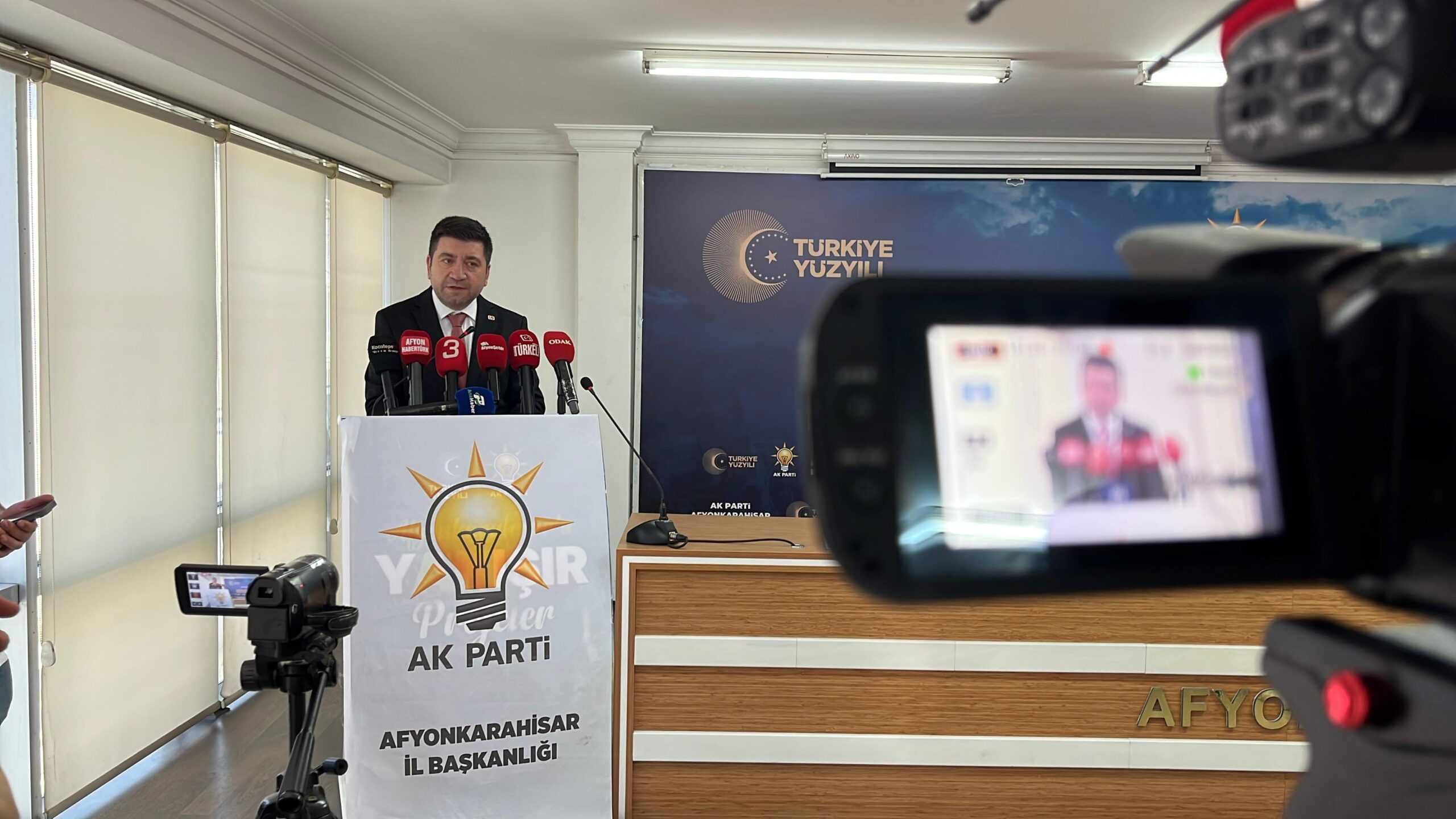 AK Parti Afyonkarahisar İl Başkanlığı, haftalık olağan basın toplantısını gerçekleştirdi.