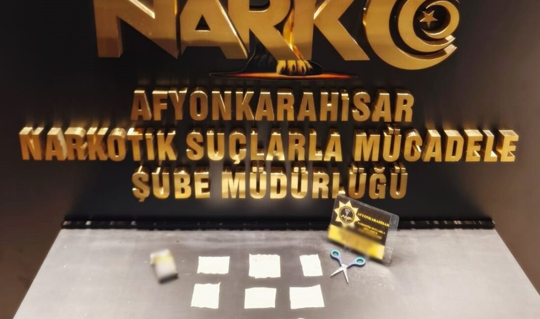 Afyonkarahisar İl Emniyet Müdürlüğü Narkotik Suçlarla Mücadele Şubesi ekipleri, durdurdukları