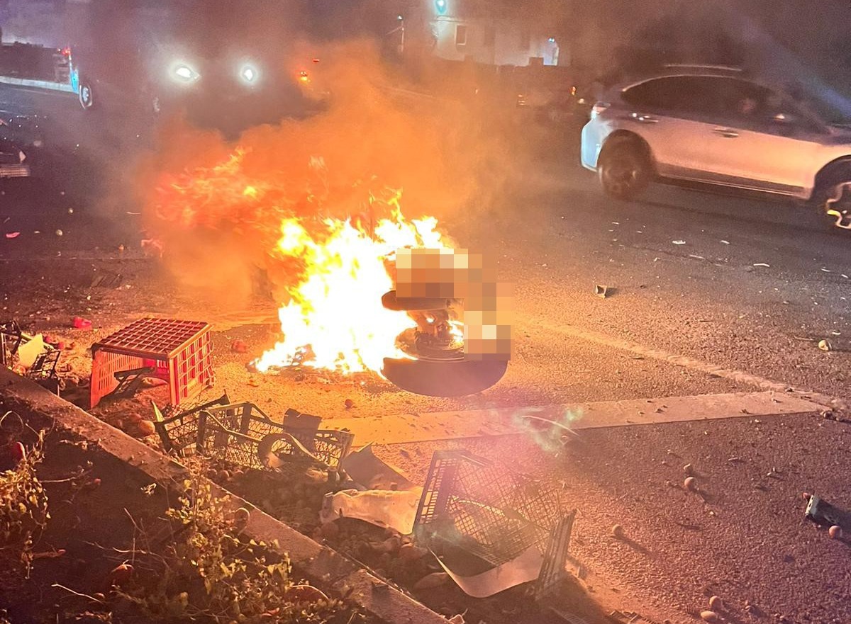 İzmir'in Kemalpaşa ilçesinde, bir kamyonet ile motosikletin karıştığı trafik kazası