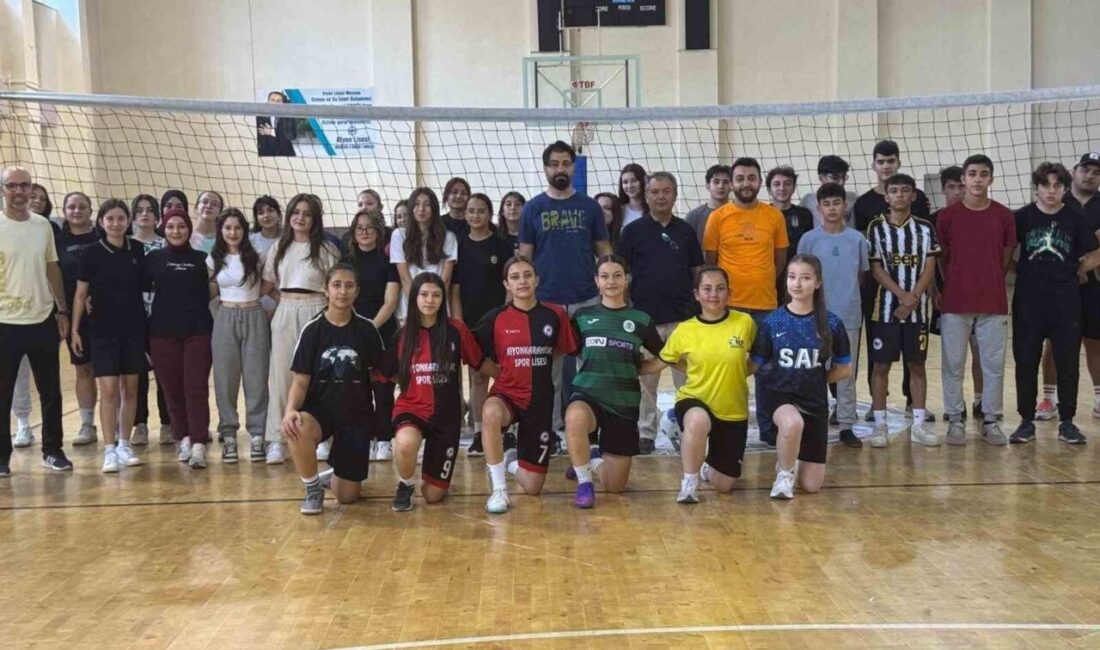 Afyon Lisesi’nde 12.’nci sınıf öğrencilerine yönelik ‘Destekleme ve Yetiştirme Kursları’