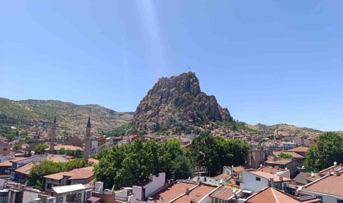 Meteoroloji'den yapılan son değerlendirmelere göre, Afyonkarahisar, Denizli ve Uşak'ta hava