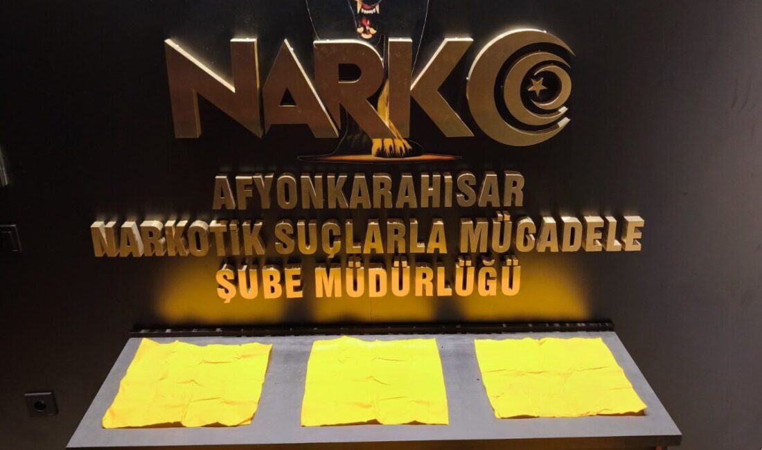 AFYONKARAHİSAR (AA) – Afyonkarahisar'da otomobilinde uyuşturucu ele geçirilen zanlı tutuklandı.