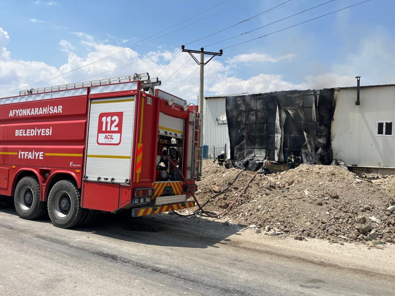 AFYONKARAHİSAR (AA) – Afyonkarahisar'da dorse imalat atölyesinde çıkan yangın itfaiye