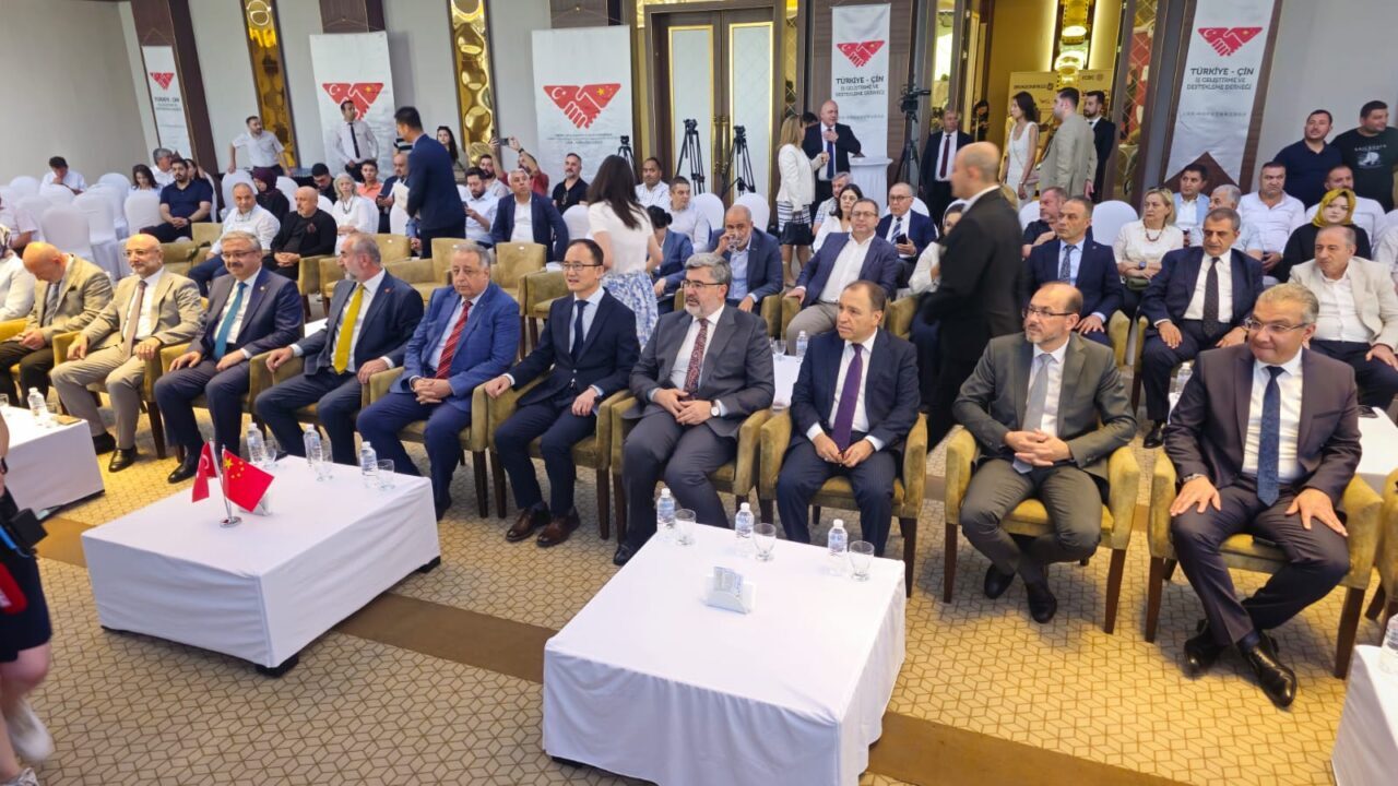 - Çin'in Ankara Büyükelçisi Ciang Şüebin:
- "Yeni bir teknoloji devrimi