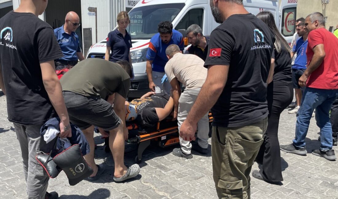 Aydın'ın Efeler ilçesinde, 2 kişinin yaralandığı trafik kazası güvenlik kamerasınca