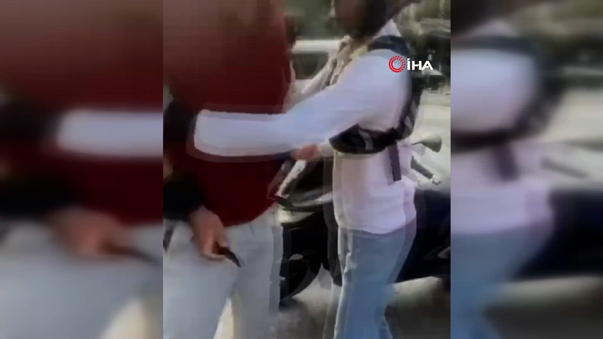 Bursa'da, iki sürücü arasında yol verme nedeniyle başlayan sözlü tartışma,