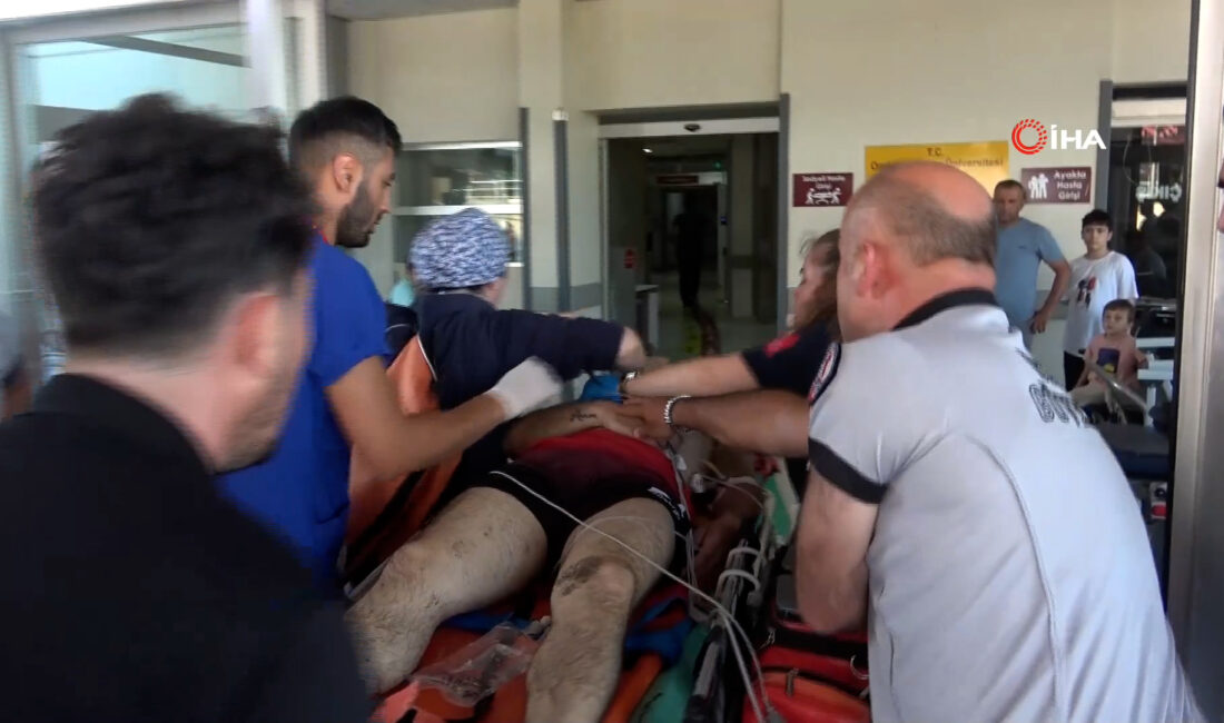 Samsun'un Atakum ilçesinde, serinlemek amacıyla arkadaşlarıyla denize giren 19 yaşındaki