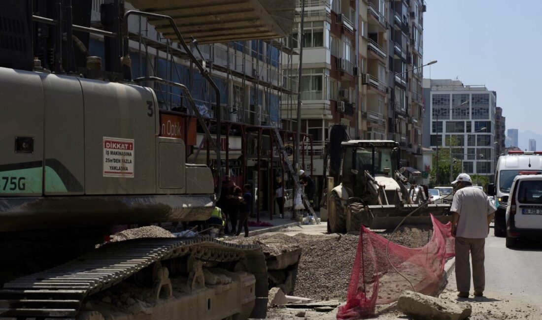 İzmir’in Bornova ilçesi Kazımdirik Mahallesi’nde altyapı çalışmaları sırasında doğal gaz