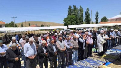 Bir süredir kuraklığın etkili olduğu Afyonkarahisar’ın Şuhut ilçesinde yaklaşık 200