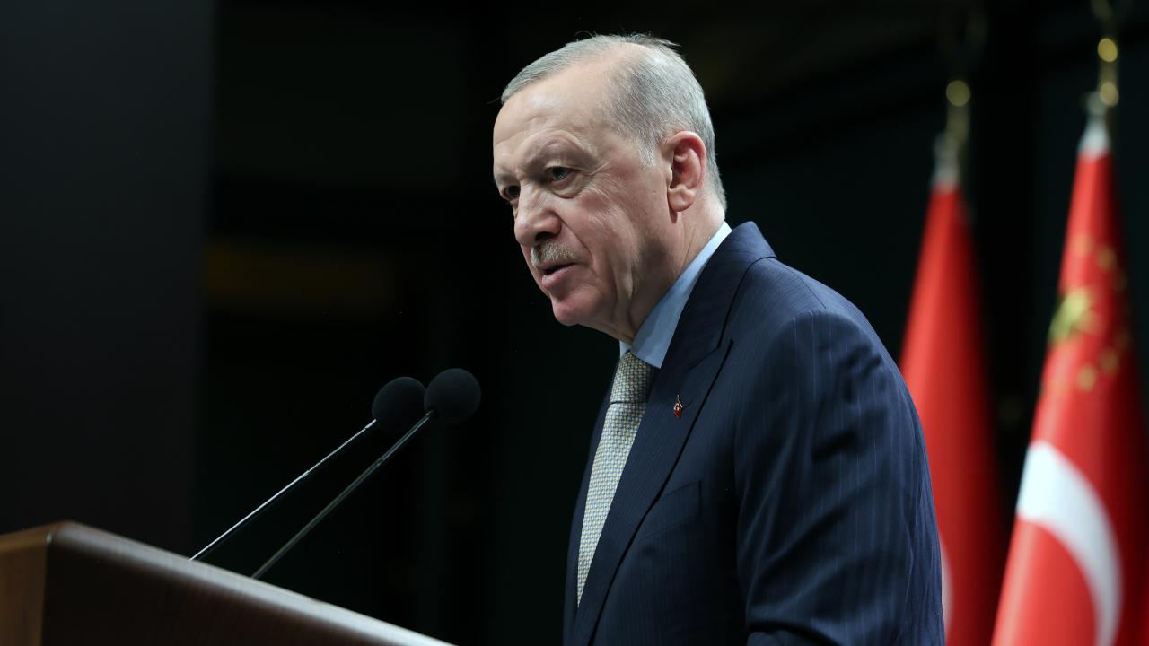 Ankara'da gerçekleştirilen Kabine Toplantısı'nın ardından Cumhurbaşkanı Recep Tayyip Erdoğan, memurlara