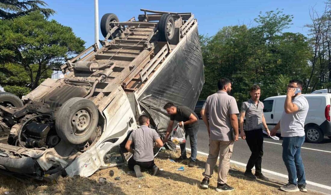Eskişehir’de kamyonetle, işçi servis otobüsünün çarpışması sonucu meydana gelen trafik