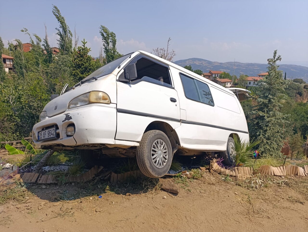 İzmir’in Ödemiş ilçesinde peyzaj çalışması sırasında meydana gelen iş kazasında