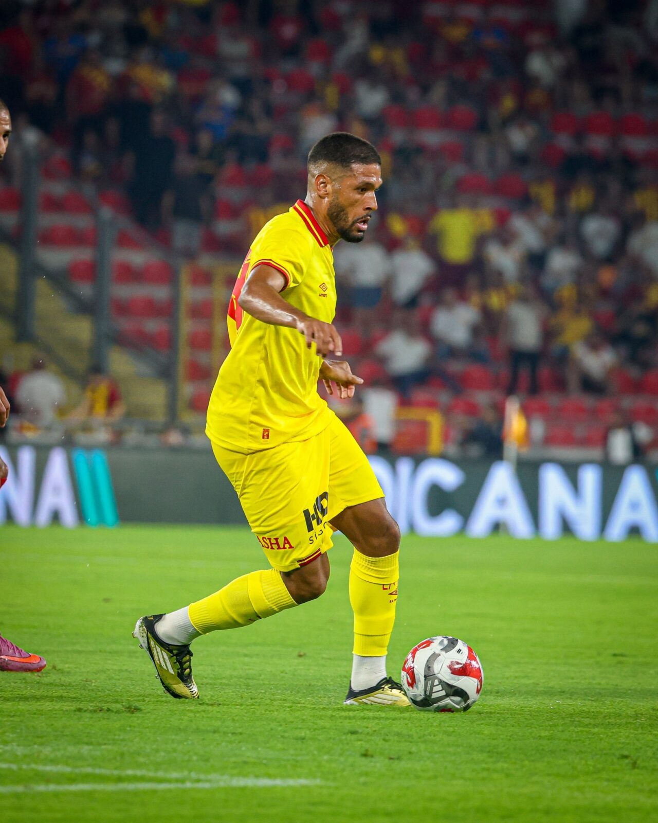 Göztepe, yeni sezon hazırlıkları kapsamında sahasında karşılaştığı Antalyaspor'u 1-0 yendi.