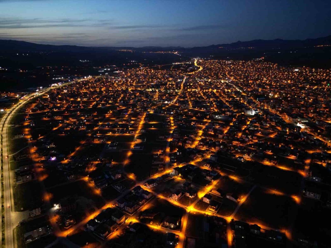 Afyonkarahisar’daki Eber Gölü’nde yaşanan kuraklık, sadece ekolojik değil jeolojik riskleri