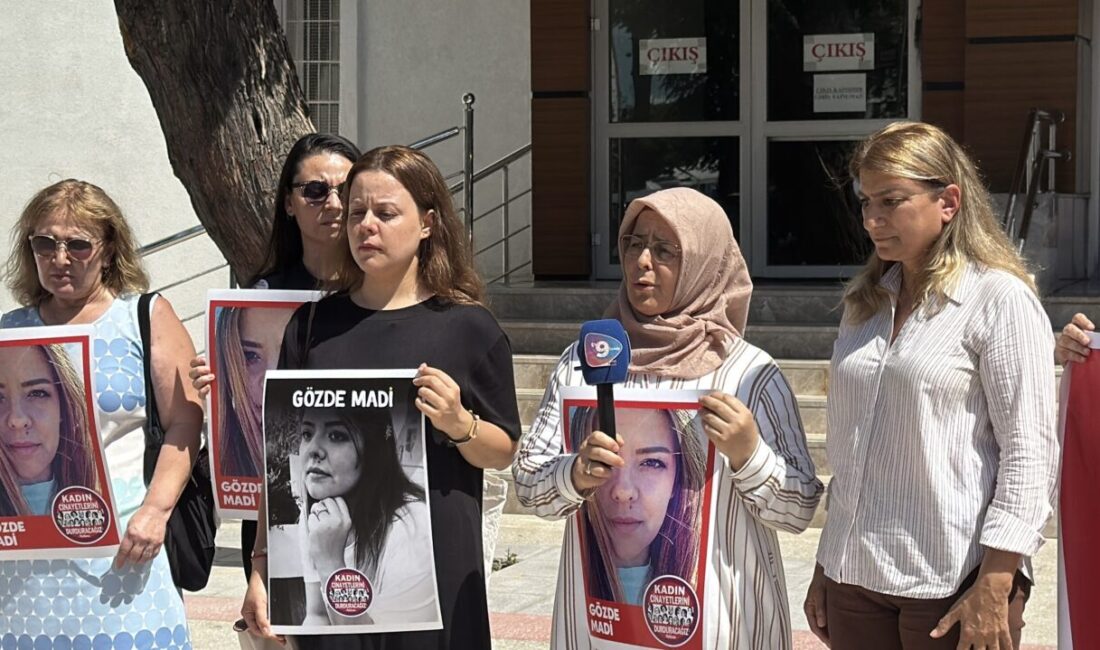 İzmir'in Karşıyaka ilçesinde boşanma aşamasındaki karısını silahla öldüren sanık, ağırlaştırılmış