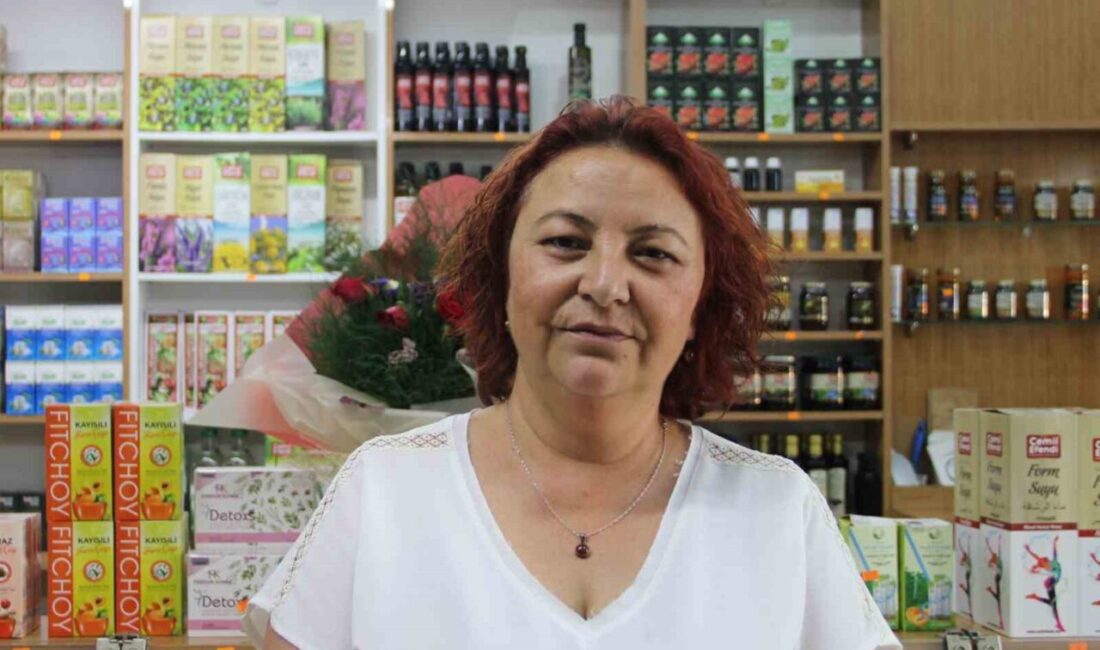 Afyonkarahisar’ın Arifiye Mahallesi’nde 8 yıldır aktarlık yapan Sibel Yasak, mesleğine