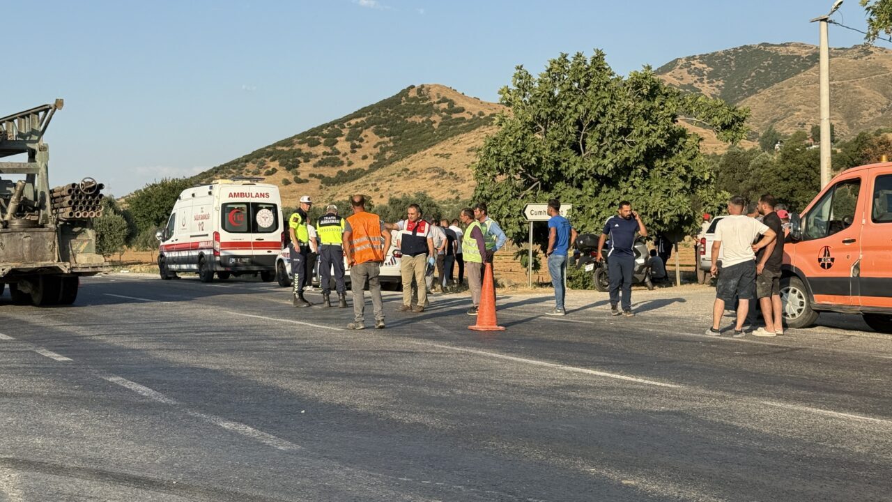 İzmir'in Tire ilçesinde motosikletle otomobilin çarpıştığı kazada 14 yaşındaki çocuk